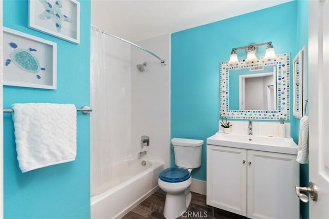 620 Via Umbroso, San Clemente, CA 92672 - full bathroom with toilet, vanity, shower / tub combo with curtain, wood finished floors, and baseboards