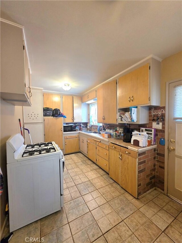 6965 Fairfax Dr, San Bernardino, CA 92404 - photo 10
