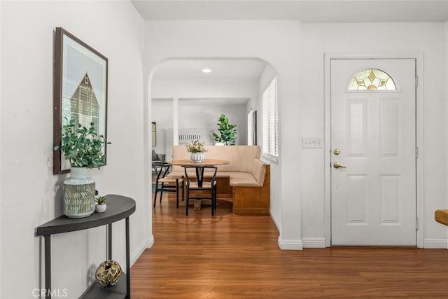 5375 Nord Hwy, Chico, CA 95973 - entryway featuring arched walkways, wood finished floors, baseboards, and recessed lighting