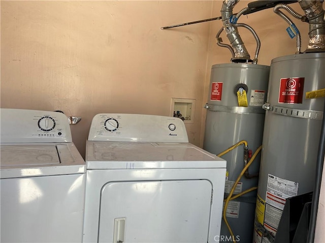 1375-1377 S Cochran Ave Unit 2, Los Angeles, CA 90019 - laundry area featuring washer and dryer and water heater