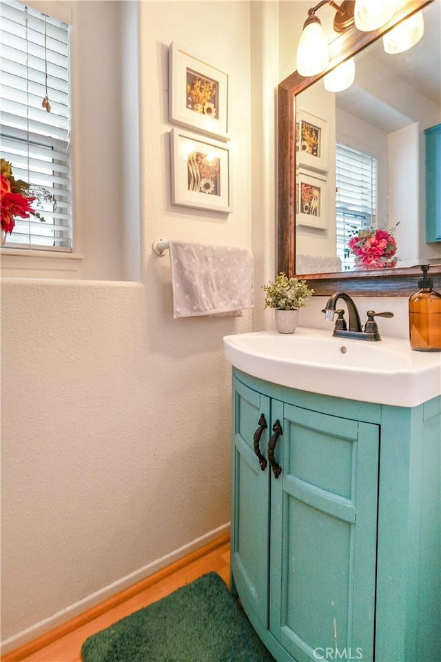 678 Buckingham Sq, Lake Arrowhead, CA 92352 - bathroom featuring vanity