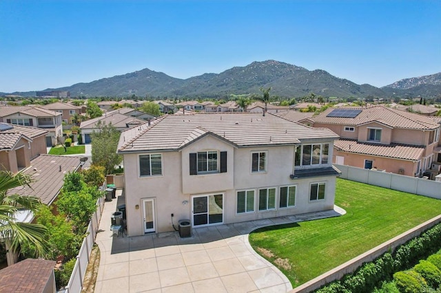 31332 Bluebeech Ct, Temecula, CA 92592 - rear view of property featuring a residential view, a fenced backyard, stucco siding, and a mountain view