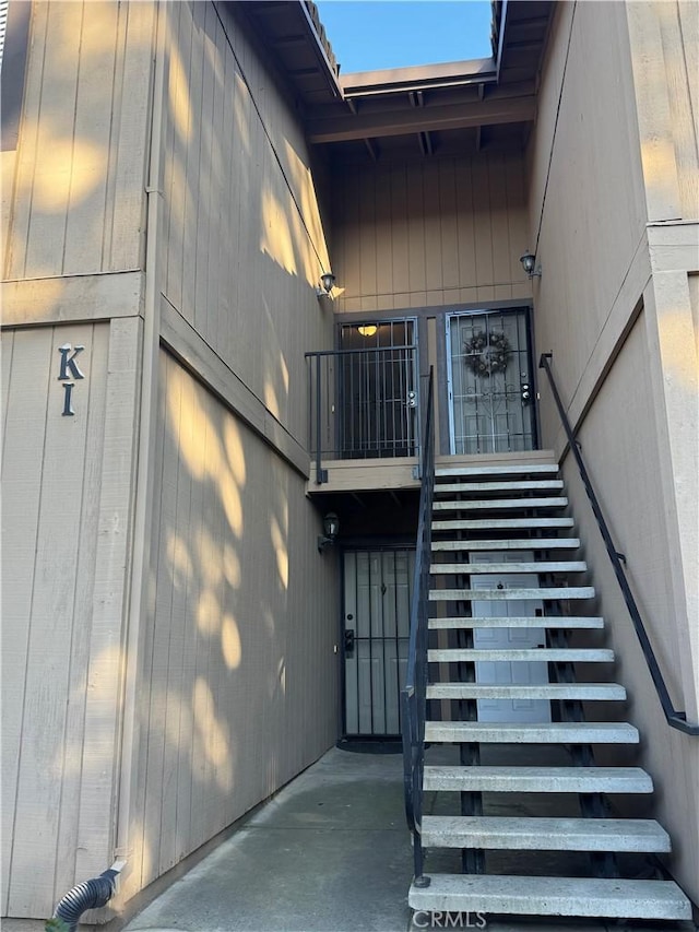 455 Cherry Ln Unit K, Manteca, CA 95337 - view of stairway