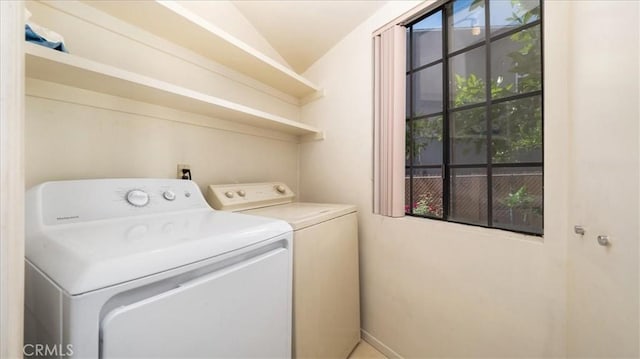 1511 Coolidge Ave, Pasadena, CA 91104 - laundry area featuring washer and dryer and baseboards