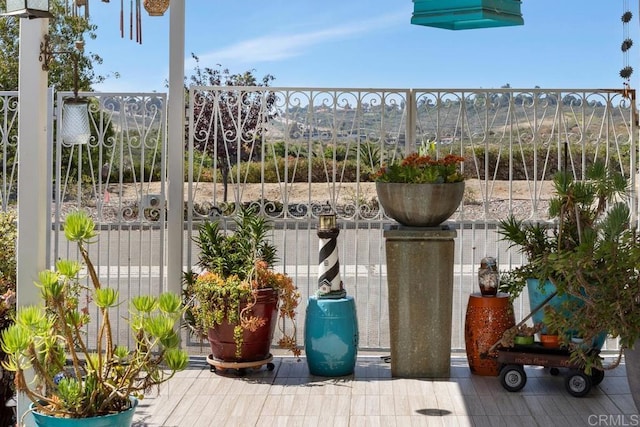 3552 Bartlett Ave, Oceanside, CA 92057 - view of patio featuring a gate