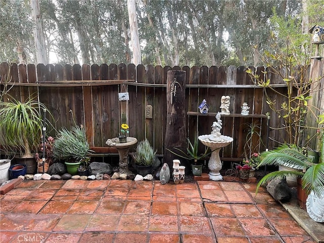 24603 Copper Cliff Ct Unit 11, Lake Forest, CA 92630 - view of patio / terrace featuring fence
