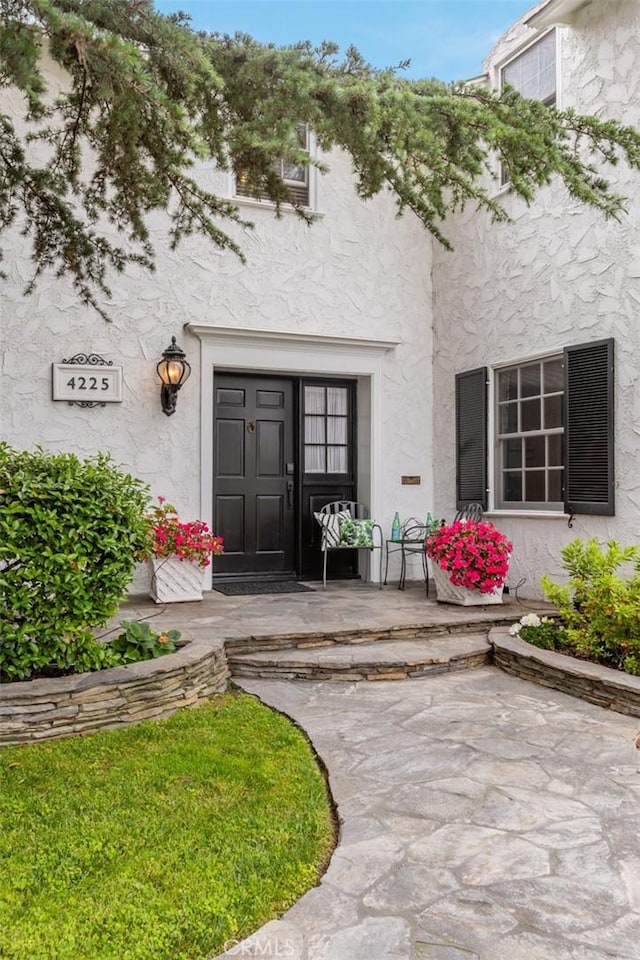 4225 Myrtle Ave, Long Beach, CA 90807 - property entrance with stucco siding
