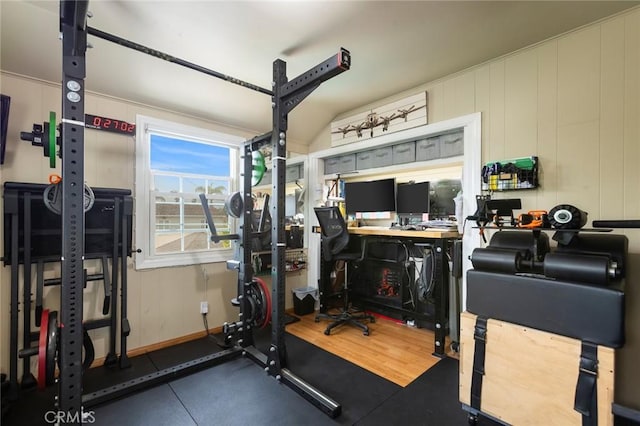 4225 Myrtle Ave, Long Beach, CA 90807 - exercise room featuring a decorative wall