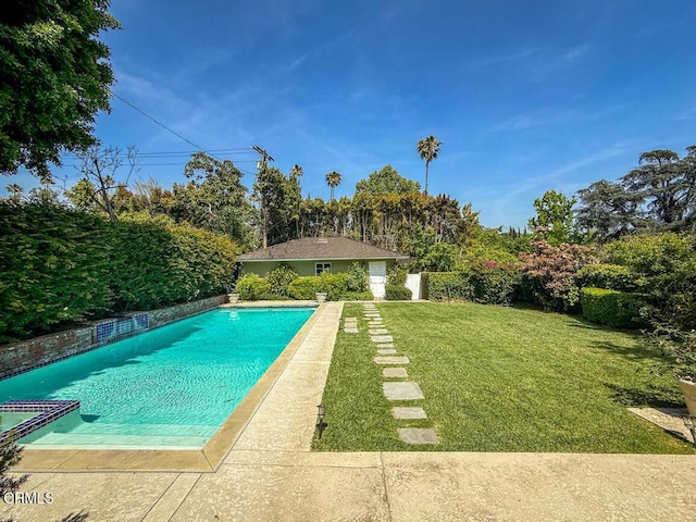 1908 Warwick Rd, San Marino, CA 91108 - view of pool with a yard, a pool with connected hot tub, and view of wooded area