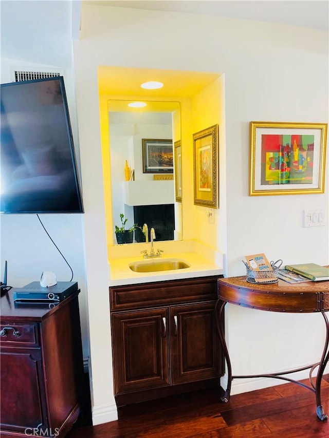 227 E Burbank Blvd Unit E, Burbank, CA 91502 - bathroom with wood finished floors and vanity