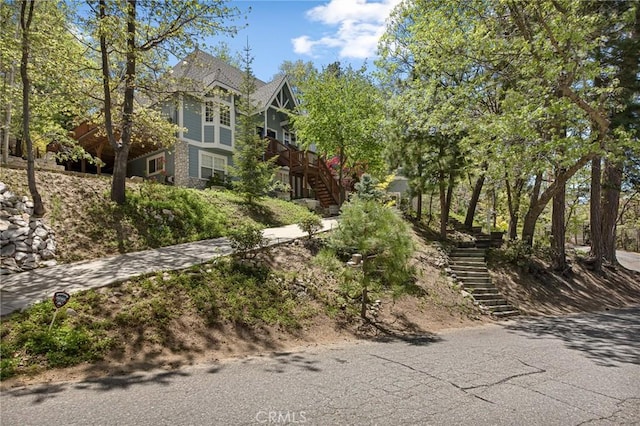 28537 N Shore Rd, Lake Arrowhead, CA 92352 - view of yard featuring stairway