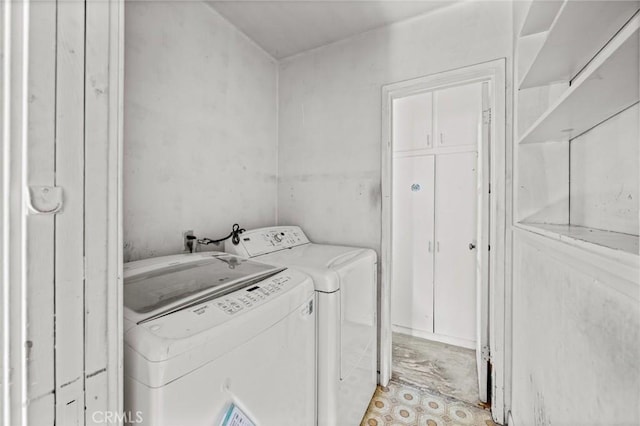 1506 W 5th St, San Pedro, CA 90732 - laundry room featuring independent washer and dryer