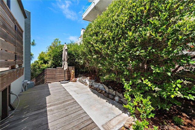 683 Alta Vista Way, Laguna Beach, CA 92651 - view of wooden terrace