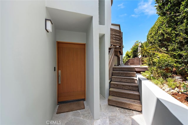683 Alta Vista Way, Laguna Beach, CA 92651 - view of exterior entry with stucco siding