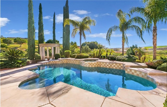 7280 Brandon Ct, Riverside, CA 92506 - swimming pool featuring an in-ground hot tub