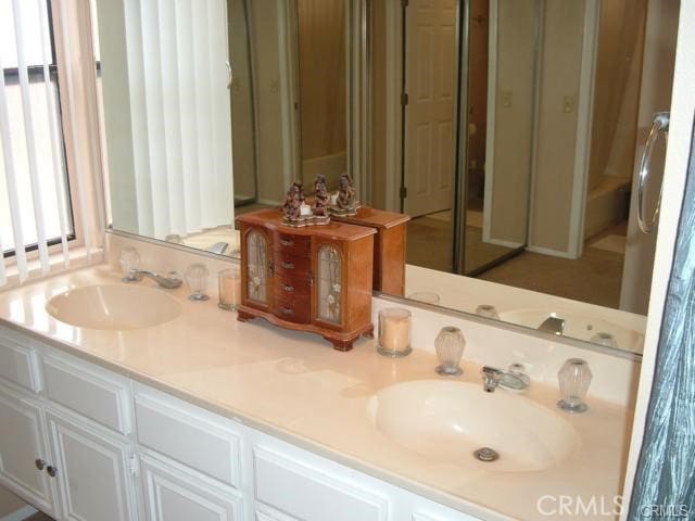 2452 Chandler Ave Unit 1, Simi Valley, CA 93065 - full bathroom featuring double vanity