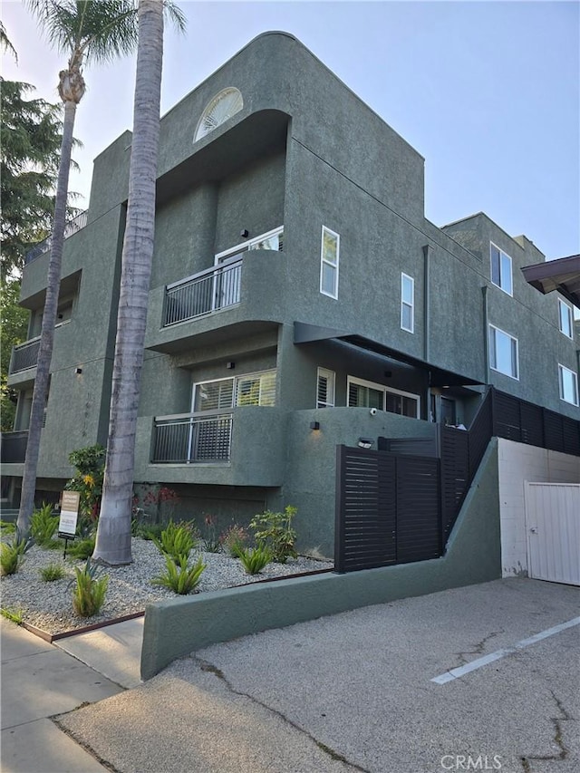 14919 Dickens St Unit 105, Sherman Oaks, CA 91403 - view of building exterior