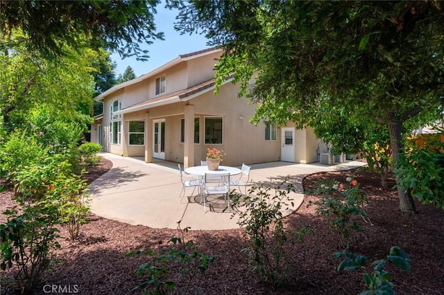 3384 Locksley Ct, Merced, CA 95340 - back of property featuring stucco siding and a patio area