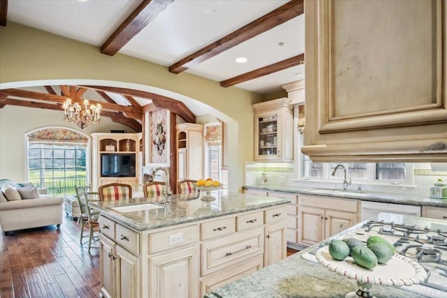 16056 Avenida Calma, Rancho Santa Fe, CA 92091 - kitchen featuring cream cabinets, arched walkways, open floor plan, and recessed lighting