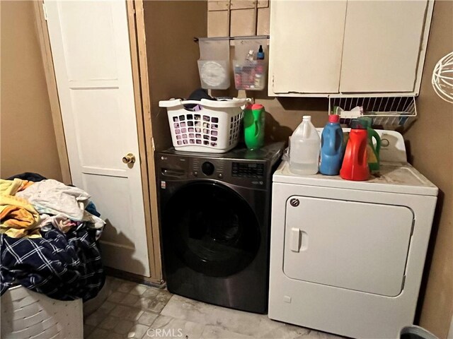 615 S Hewitt St, San Jacinto, CA 92583 - washroom with cabinet space and washer and dryer