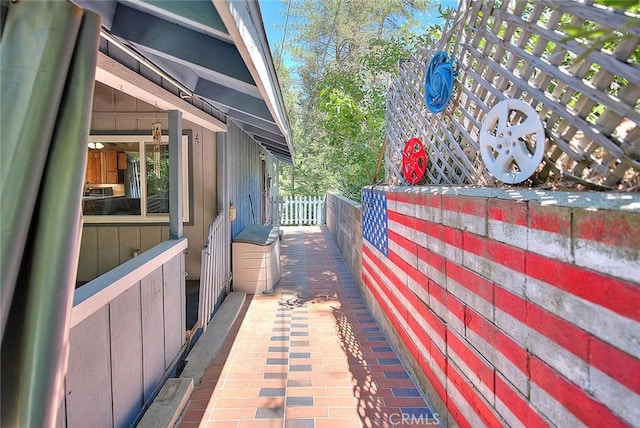 771 Woodland Rd, Crestline, CA 92325 - view of side of home