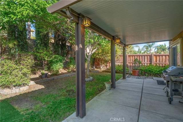 40991 Bankhall St, Lake Elsinore, CA 92532 - view of patio featuring a fenced backyard