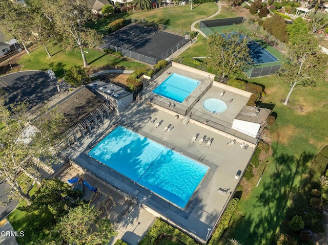 686 Martinique Pl, Newbury Park, CA 91320 - drone / aerial view of a pool area