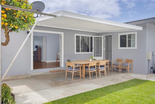 2829 Albury Ave, Long Beach, CA 90815 - view of patio featuring outdoor dining space