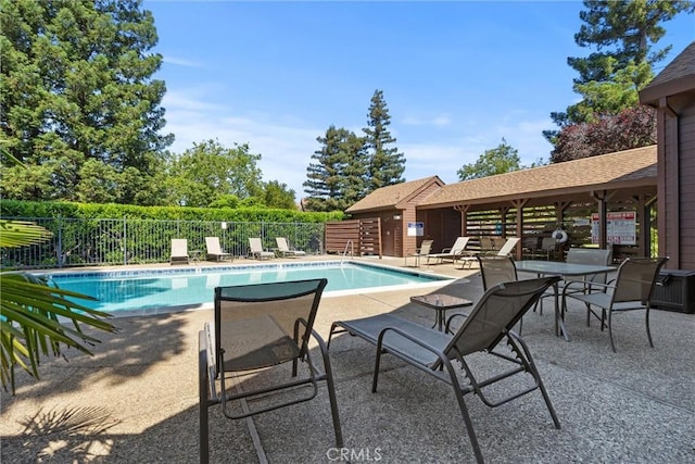 2912 Pennyroyal Dr, Chico, CA 95928 - community pool with a patio