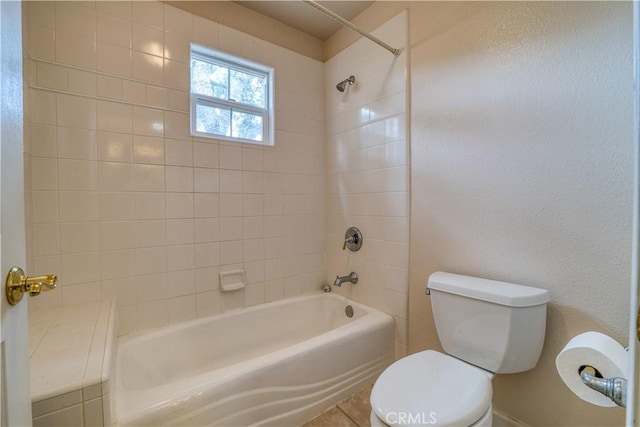 635 Shelter Ridge Pl, Nipomo, CA 93444 - bathroom with toilet and bathtub / shower combination