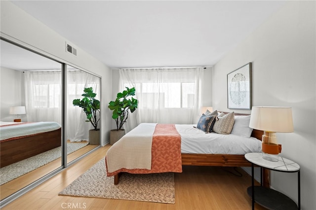 2500 Abbot Kinney Blvd Unit 9, Venice, CA 90291 - bedroom with wood finished floors