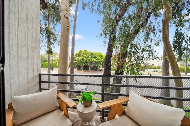 2500 Abbot Kinney Blvd Unit 9, Venice, CA 90291 - view of balcony