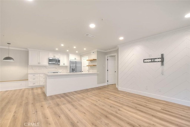 2040 Las Colinas Cir Unit 104, Corona, CA 92879 - kitchen featuring appliances with stainless steel finishes, light wood-type flooring, baseboards, recessed lighting, and ornamental molding