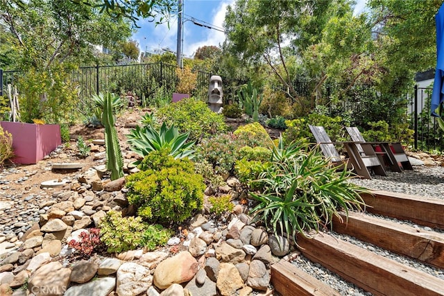 2142 Ruby Pl, Laguna Beach, CA 92651 - view of yard featuring fence