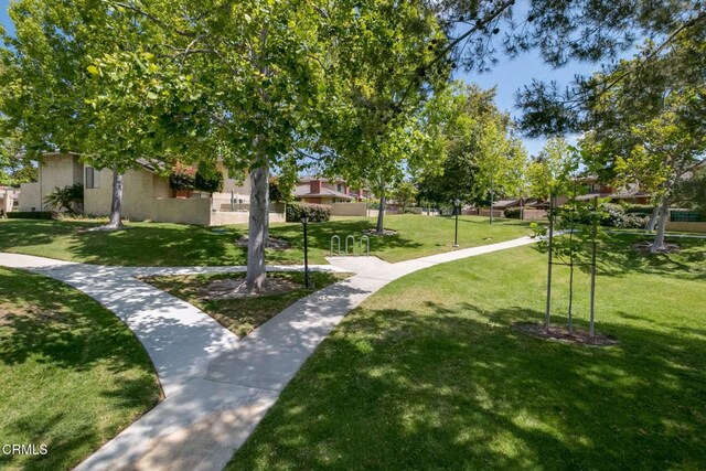825 Murdoch Ln, Ventura, CA 93003 - view of property's community featuring a lawn