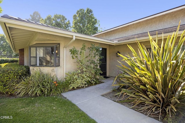 825 Murdoch Ln, Ventura, CA 93003 - property entrance featuring stucco siding