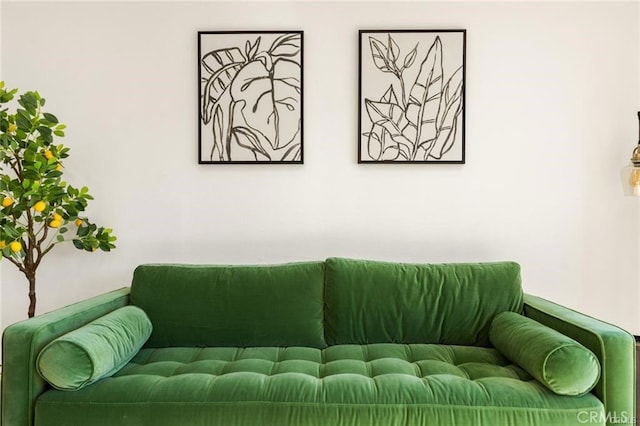 10290 Monte Vista Ave, Montclair, CA 91763 - view of sitting room
