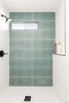 10290 Monte Vista Ave, Montclair, CA 91763 - full bath with a tile shower