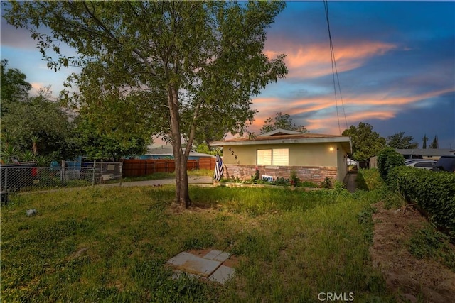4286 N 4th Ave, San Bernardino, CA 92407 - view of yard at dusk