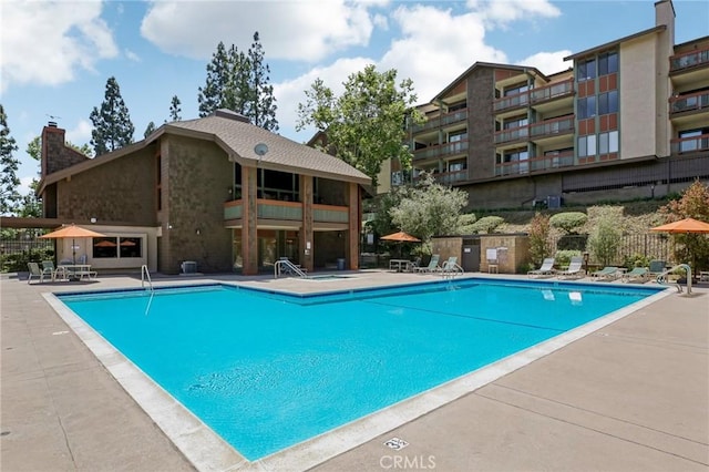 2506 E Willow St Unit 302, Signal Hill, CA 90755 - community pool with a patio area