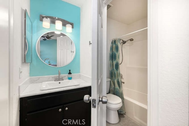 23391 La Crescenta Unit 270C, Mission Viejo, CA 92691 - full bath featuring vanity, shower / bath combination with curtain, and tile patterned floors