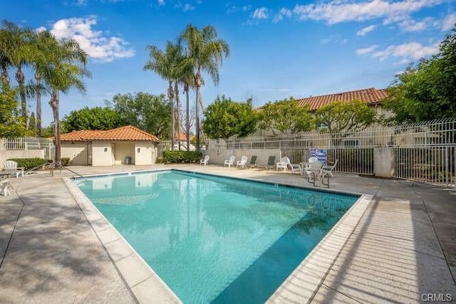 23391 La Crescenta Unit 270C, Mission Viejo, CA 92691 - community pool with a patio
