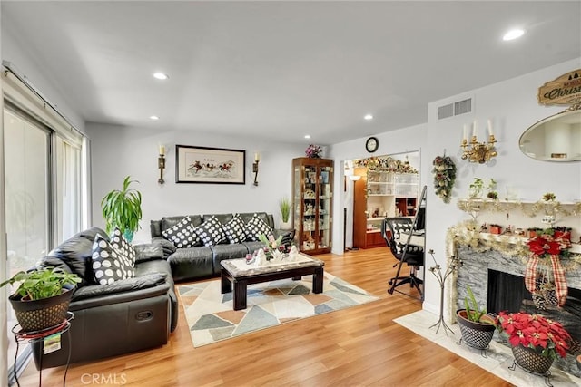 1933 Glenoaks Blvd Unit 127, San Fernando, CA 91340 - photo 2