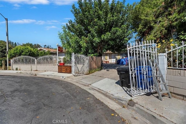435 Leverett Ave, La Puente, CA 91744 - view of gate