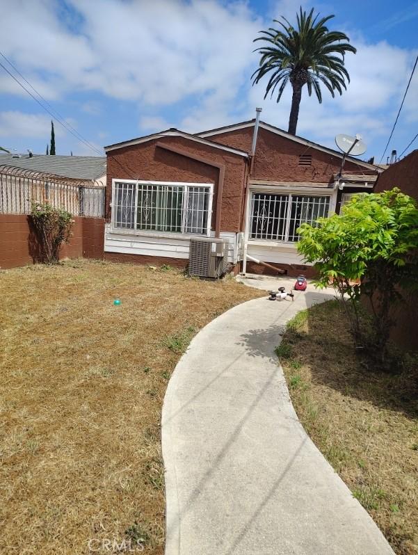 1022 W 101st St, Los Angeles, CA 90044 - rear view of property