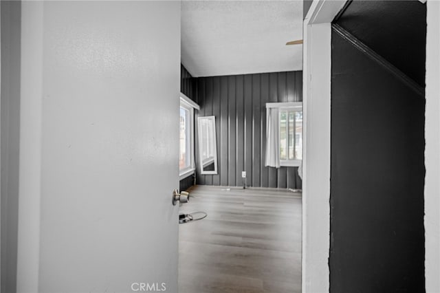 1022 W 101st St, Los Angeles, CA 90044 - hallway with wood finished floors