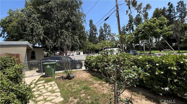 view of yard featuring fence