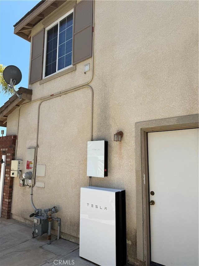 36613 Wandering Pl, Murrieta, CA 92563 - view of side of home with stucco siding