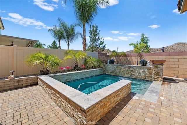 36438 Geranium Dr, Lake Elsinore, CA 92532 - view of pool featuring an in-ground hot tub, a fenced backyard, and a patio area