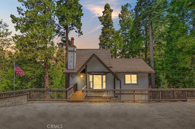 145 Cumberland Dr, Lake Arrowhead, CA 92352 - view of front of property featuring a chimney